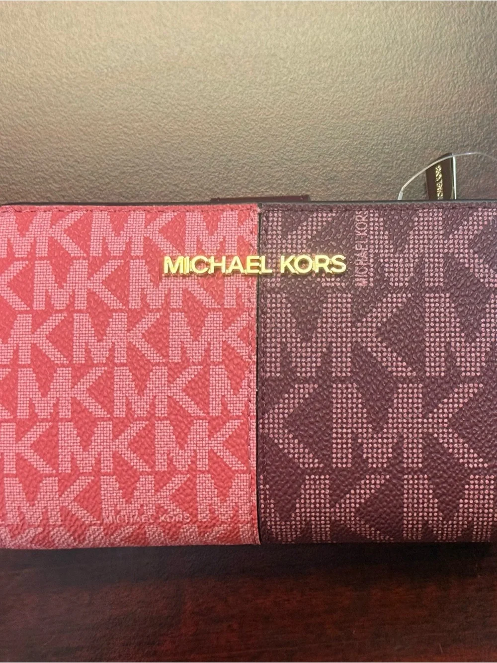 Michael Kors Jet Set Travel Medium Signature Logo Billfold Wallet - NWT